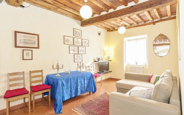 Lucca Walls Dream Apartment