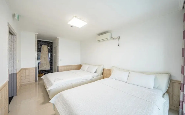 Pohang Pinewave Sea & Spa Pension