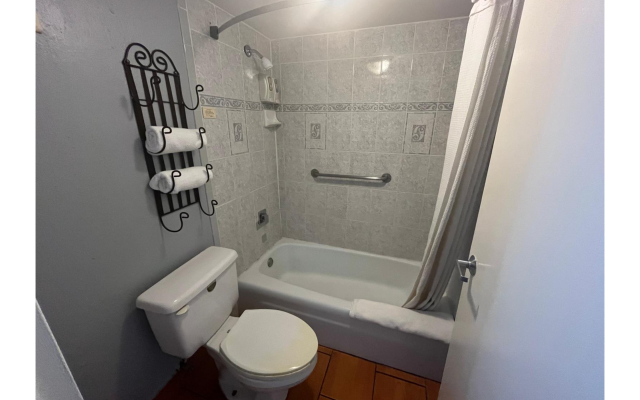 La Posada Inn By OYO Brownsville