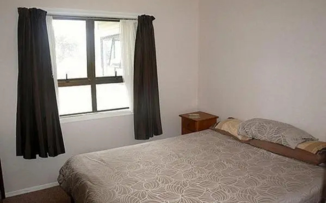 Waihi Beach Break - Waihi Beach Bach – Guest Rooms – Waihi Beach