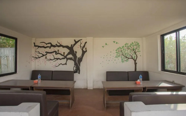 OYO 276 White Orchid Resort