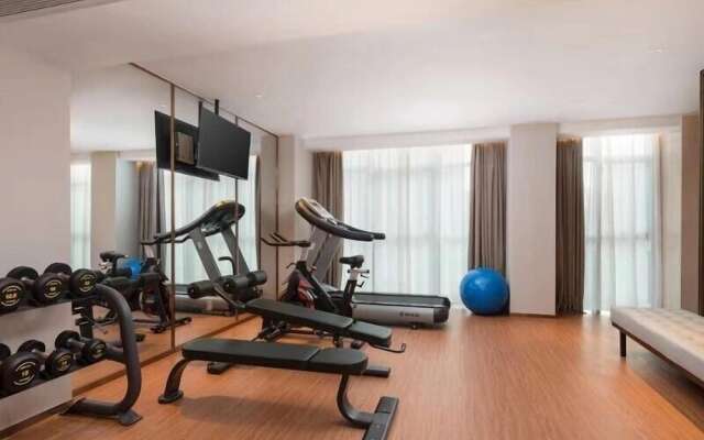 Echeng Hotel - Tongji Holiday Hotel Guangzhou Zhujiang New Town