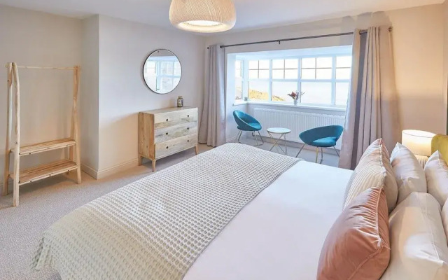 Host Stay Salty Seaview