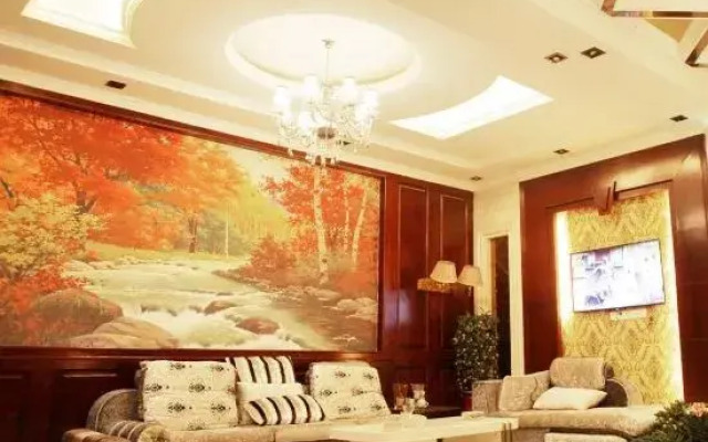 Huangmei Haotai Business Hotel