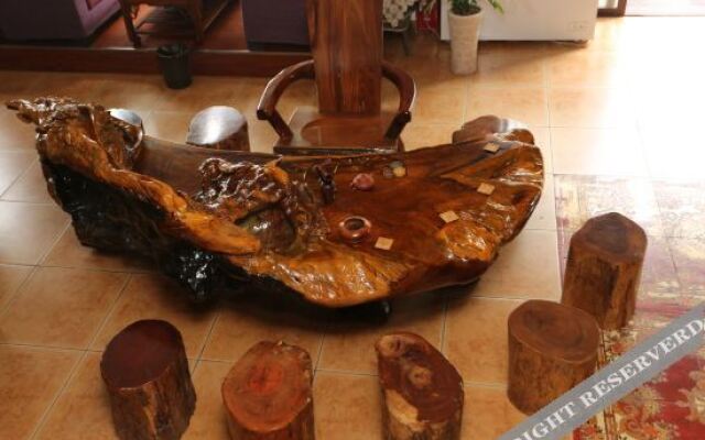 Yibin Qihang Hotel (Lizhuang Ancient Town)