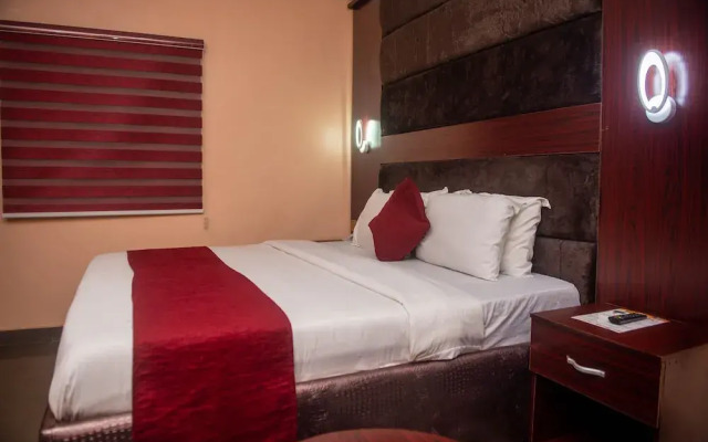 Delano Hotel And Suites