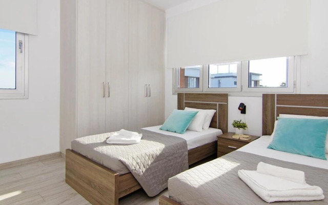 Austin Paralimni in Paralimni