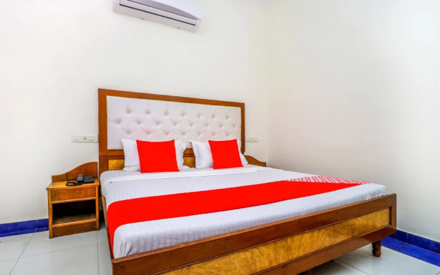 Preet Lodge Mohali by OYO Rooms