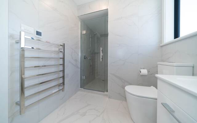 Greenlane Premium 4 Bdrm Vacation Home