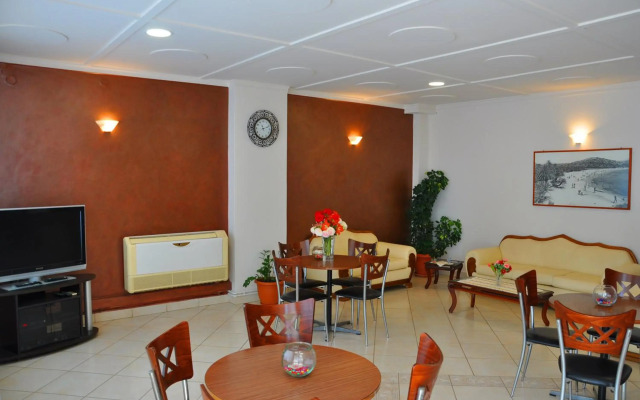 Nora Hotel