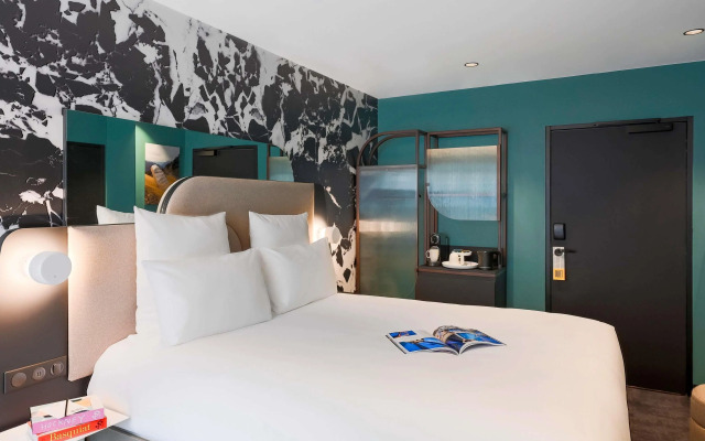 Tribe Paris La Defense Esplanade