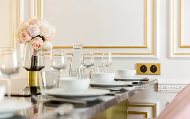 Luxury 2 Bedroom Apartment Eiffel Tower