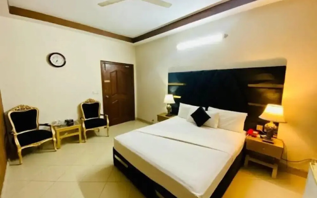 Hotel B R Lounge