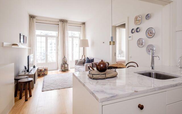 BOUTIQUE Rentals Flores Plaza