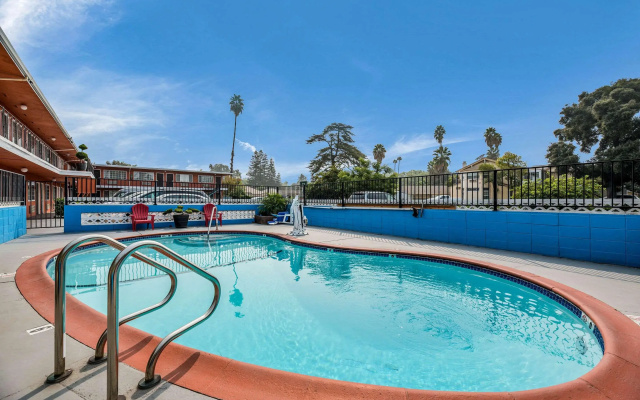 Rodeway Inn Modesto near Downtown