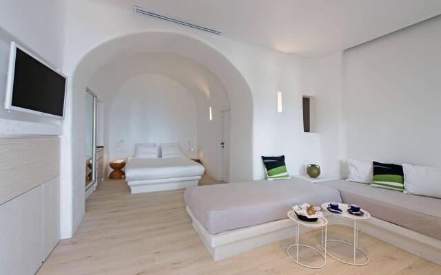 Porto Fira Suites