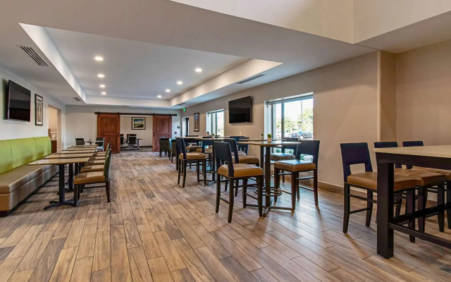 Comfort Suites Grove City Columbus South