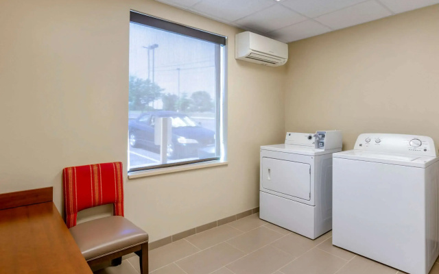 Comfort Inn & Suites Lynchburg Airport - University Area