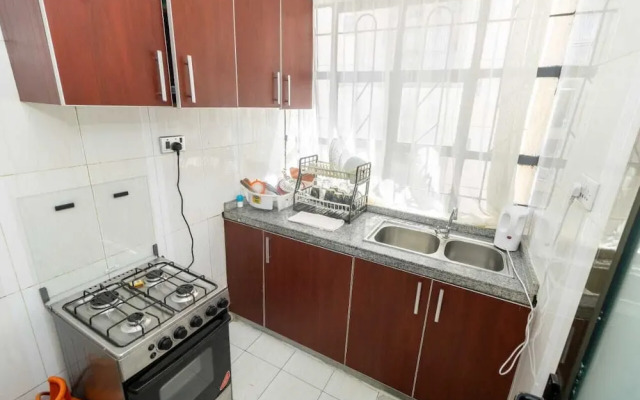 Lux Suites Mararo Court Apartments