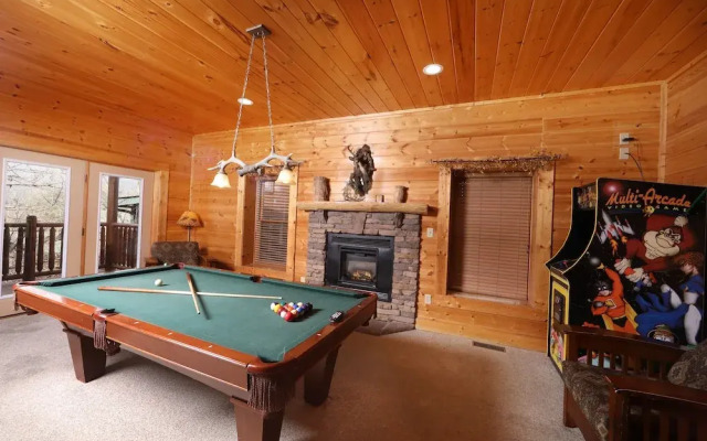 Mountain Sunrise - Five Bedroom Cabin