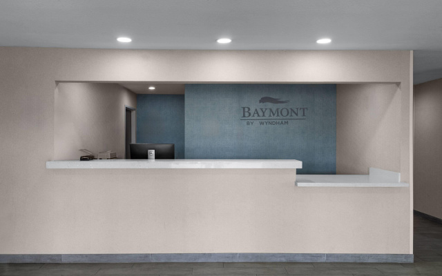 Baymont by Wyndham Iowa Lake Charles