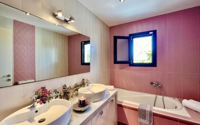 Beach Villa Heart House with private pool