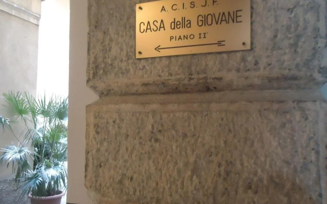 Protezione Della Giovane