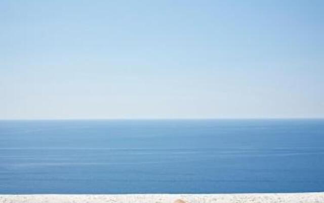 Dammuso sulla scogliera