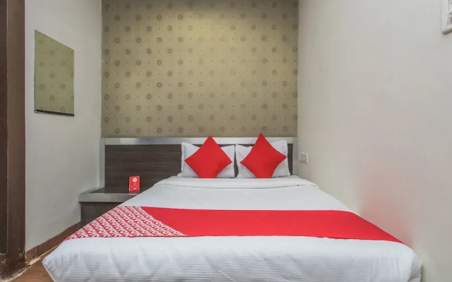OYO 3689 Sky hotel