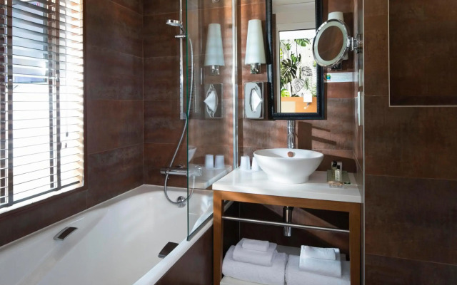 Phu-ke-ta The Hip Serviced Apartment and Hotel