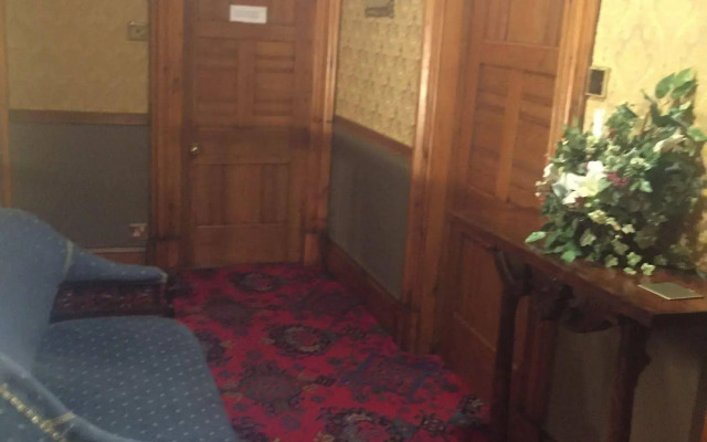 Oakfield Lodge Guest House Stockport