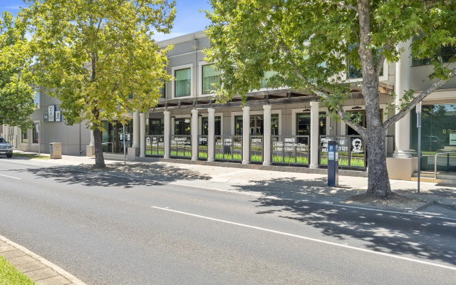 Sherbourne Terrace Hotel