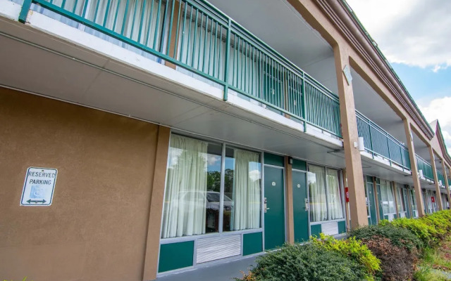Reidsville Inn & Suites