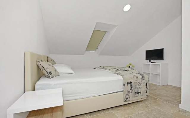 Amazing Home in Sibenik With Wifi and 3 Bedrooms