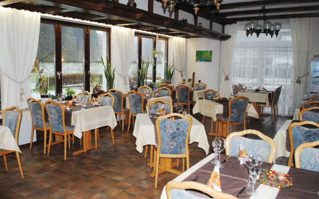 Gasthof zum Diemeltal G***