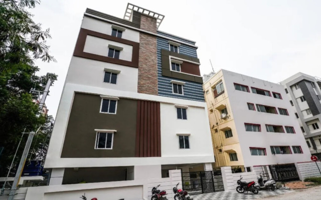 Siri Elite By OYO Rooms