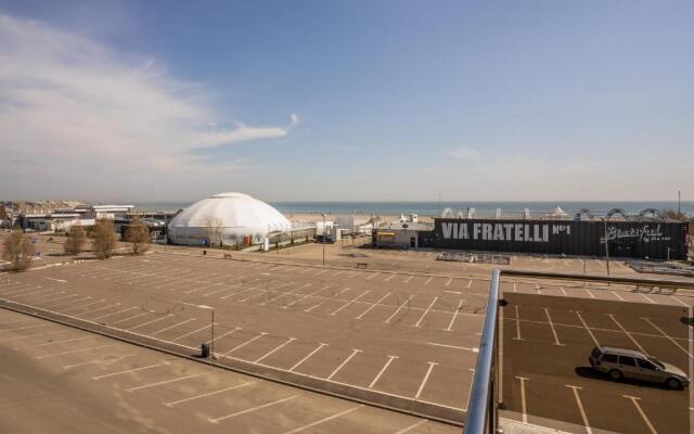 Summerland Sea-View Luxury Apartment