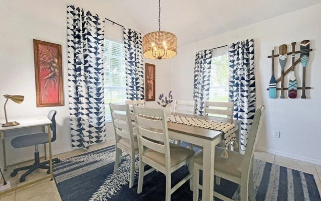 Family Dream 5 Bedroom Home by RedAwning