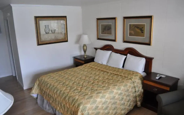 Islander Motel