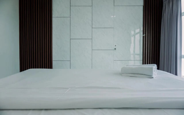 Stunning And Spacious 2Br Green Bay Condominium Apartment