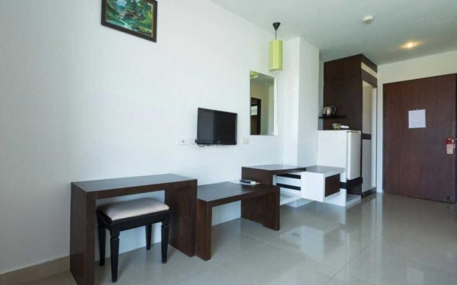 Townhouse Hillview Suites Pattaya Formerly Chatkaew Suites