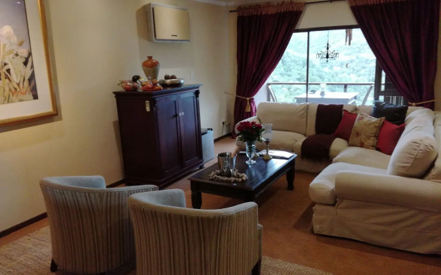 Shangri-La Manor - Adults Only