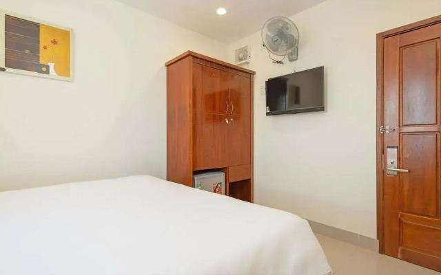 Lotus Rock 05 Hotel
