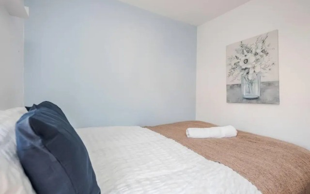 tms Cheerful 5bdr House! Thurrock! Free Parking!