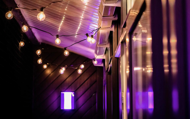 The Acacia, Luxury with Private Balcony + Parking