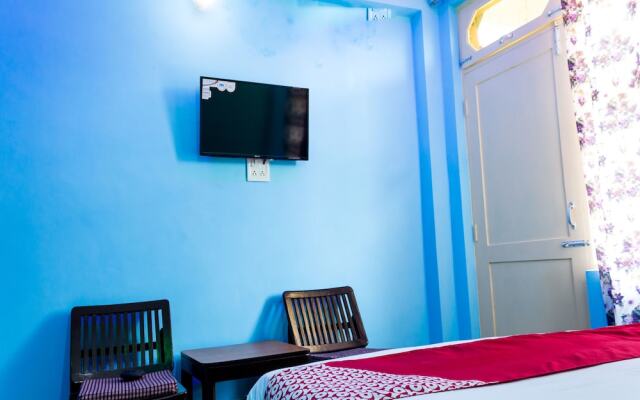 OYO 13829 Home Cozy Hill View Plaza McLoad Ganj