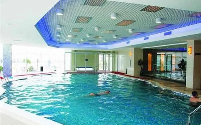 Junhui Jianguo Hotel