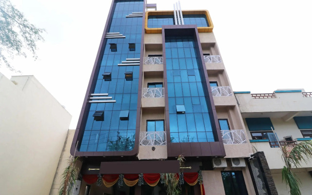 OYO 15671 Hotel Jalsa Dlx