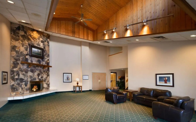 Northern Star Hotel & Convention Center