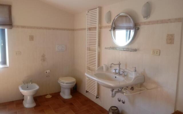 Stunning 1-bed House in Castel Cellesi, Italy